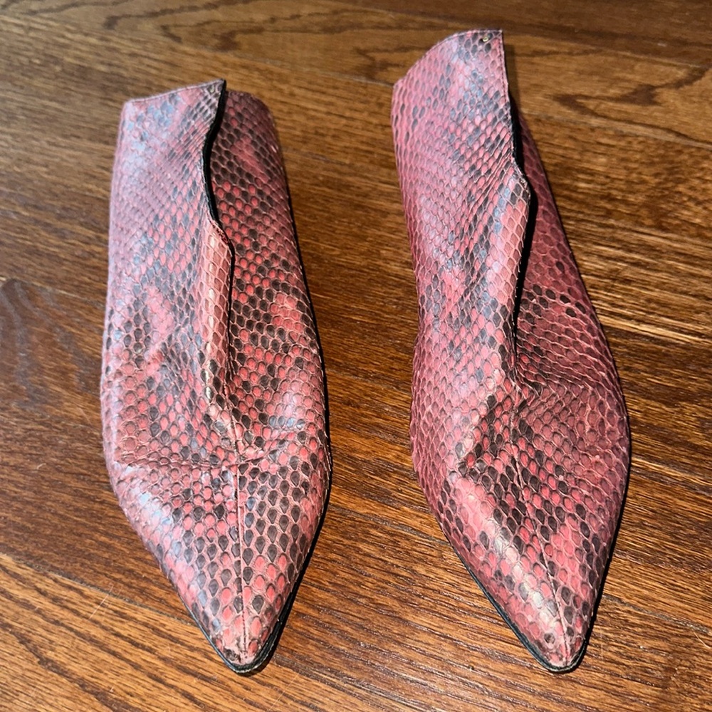 Alumnae Snake Skin Pointed Mules, Reddish Pink